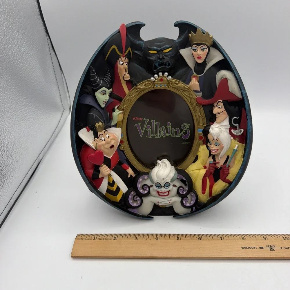 Disney villains oval
